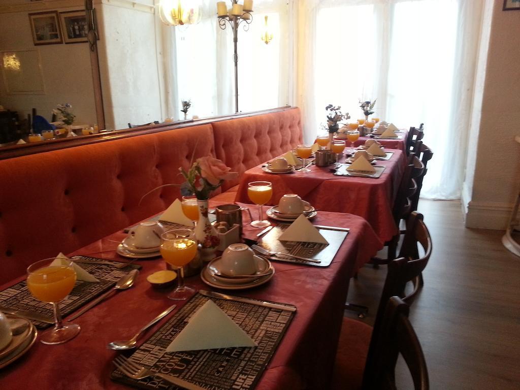 Lynwood Bed & Breakfast Blackpool Exterior photo