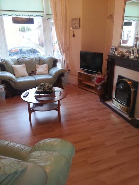 Lynwood Bed & Breakfast Blackpool Exterior photo